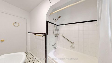 Photo 27 at 487 Hounslow Avenue, Willowdale West, Toronto