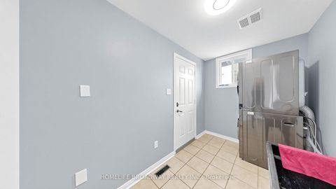 Photo 14 at 145 Livingstone Street E, East Bayfield, Barrie