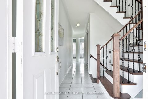 Photo 3 at 81 Ten Oaks Boulevard, Patterson, Vaughan