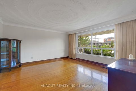 Photo 10 at 269 Gary Drive, Pelmo Park W4, Toronto