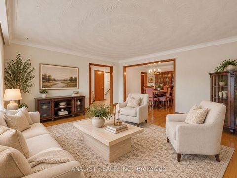 Photo 11 at 269 Gary Drive, Pelmo Park W4, Toronto