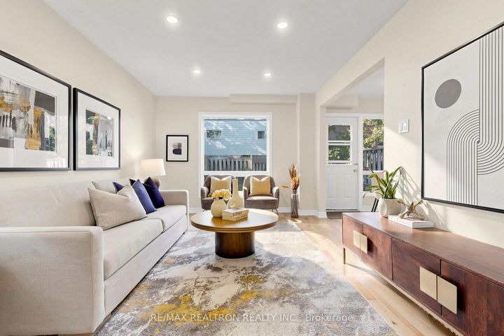Photo 5 at 42 Pepper Vine Way, Bayview Village, Toronto