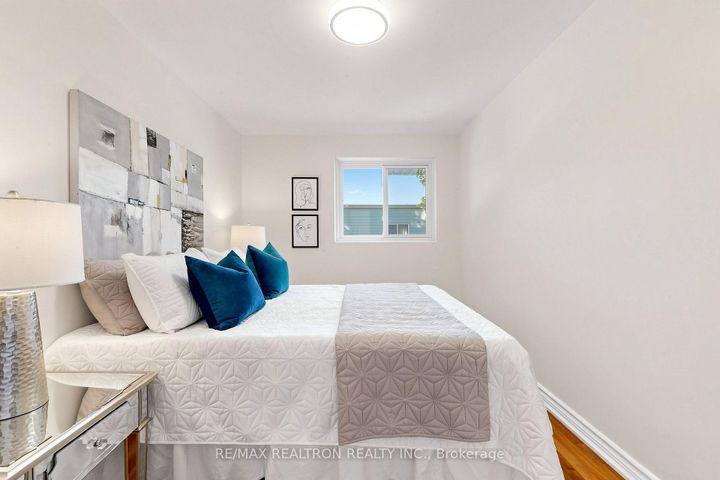 Photo 29 at 42 Pepper Vine Way, Bayview Village, Toronto