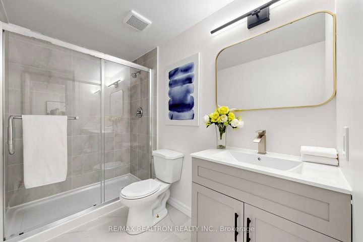 Photo 31 at 42 Pepper Vine Way, Bayview Village, Toronto