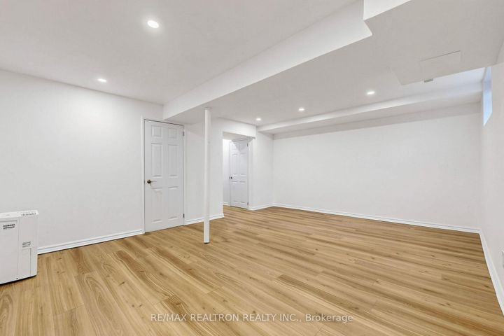 Photo 36 at 42 Pepper Vine Way, Bayview Village, Toronto