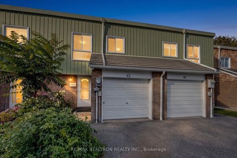Photo 0 at 42 Pepper Vine Way, Bayview Village, Toronto