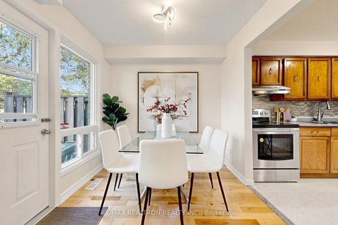 Photo 8 at 42 Pepper Vine Way, Bayview Village, Toronto