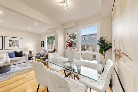 Photo 10 at 42 Pepper Vine Way, Bayview Village, Toronto