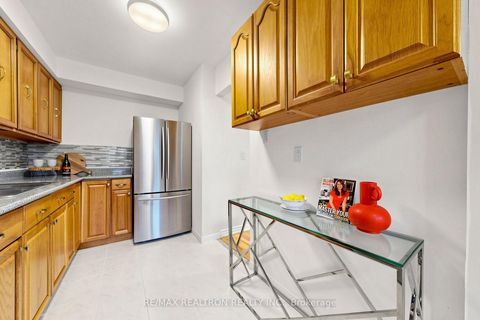 Photo 12 at 42 Pepper Vine Way, Bayview Village, Toronto