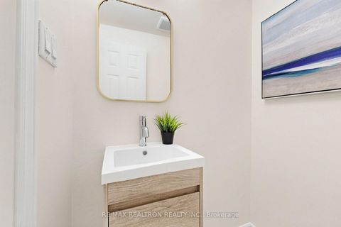 Photo 14 at 42 Pepper Vine Way, Bayview Village, Toronto