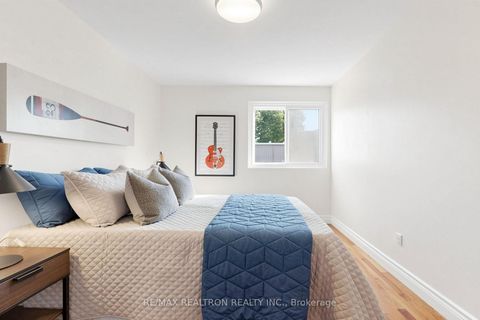 Photo 26 at 42 Pepper Vine Way, Bayview Village, Toronto