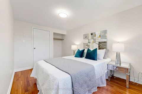 Photo 28 at 42 Pepper Vine Way, Bayview Village, Toronto