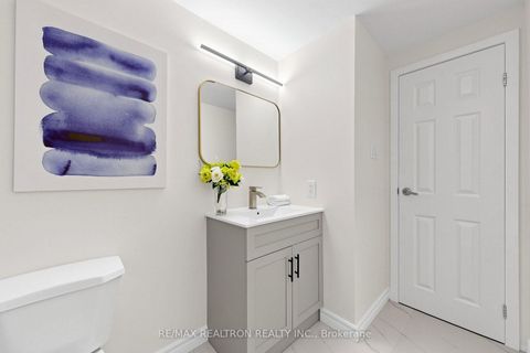 Photo 30 at 42 Pepper Vine Way, Bayview Village, Toronto