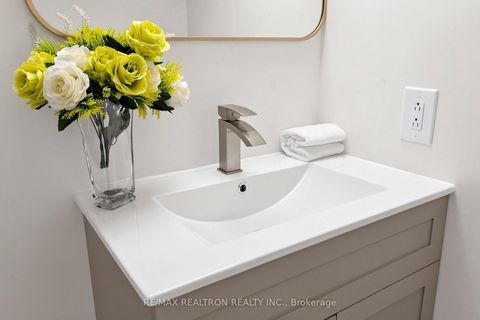 Photo 32 at 42 Pepper Vine Way, Bayview Village, Toronto