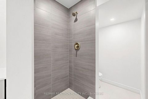 Photo 38 at 42 Pepper Vine Way, Bayview Village, Toronto