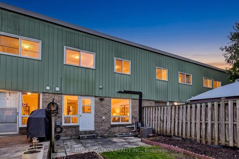 Photo 44 at 42 Pepper Vine Way, Bayview Village, Toronto