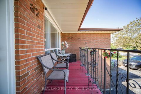 Photo 2 at 37 Pawnee Avenue, Pleasant View, Toronto