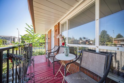Photo 3 at 37 Pawnee Avenue, Pleasant View, Toronto