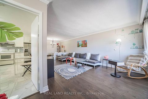 Photo 6 at 37 Pawnee Avenue, Pleasant View, Toronto