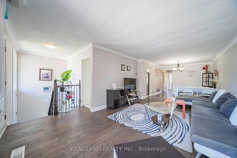 Photo 7 at 37 Pawnee Avenue, Pleasant View, Toronto