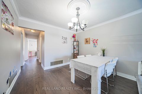Photo 13 at 37 Pawnee Avenue, Pleasant View, Toronto