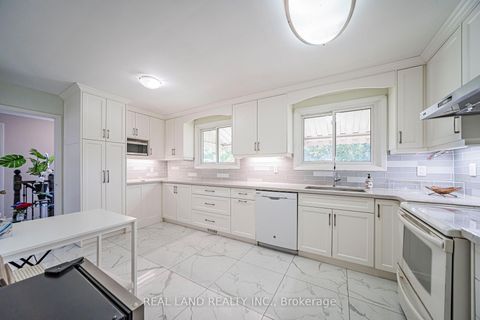 Photo 17 at 37 Pawnee Avenue, Pleasant View, Toronto