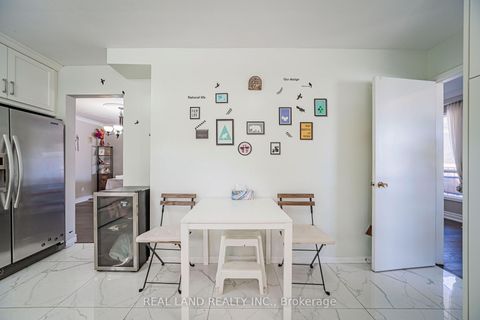 Photo 20 at 37 Pawnee Avenue, Pleasant View, Toronto
