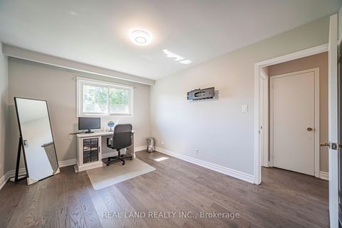 Photo 22 at 37 Pawnee Avenue, Pleasant View, Toronto