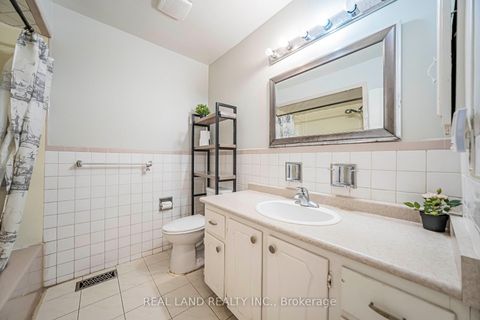 Photo 25 at 37 Pawnee Avenue, Pleasant View, Toronto