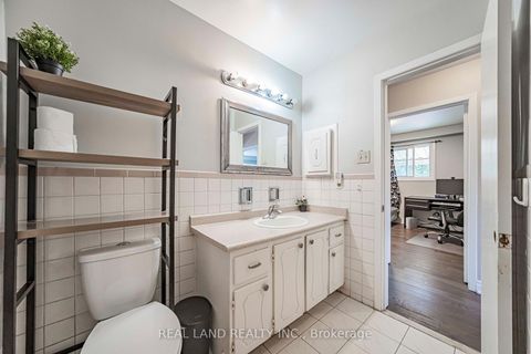 Photo 26 at 37 Pawnee Avenue, Pleasant View, Toronto