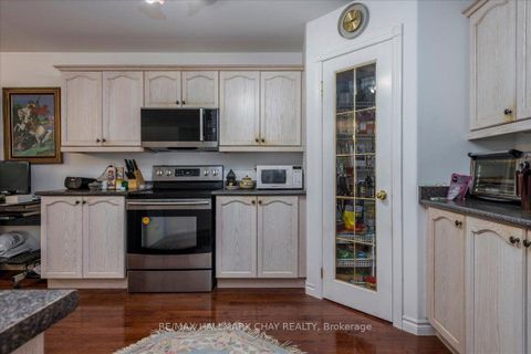 Photo 7 at 245 Pringle Drive, Edgehill Drive, Barrie