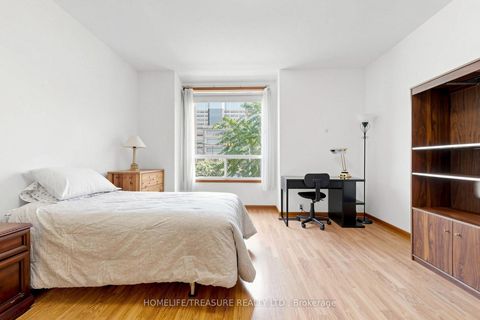 Photo 14 at 198 McCaul Street, Chinatown, Toronto