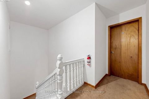 Photo 23 at 198 McCaul Street, Chinatown, Toronto
