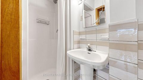 Photo 28 at 198 McCaul Street, Chinatown, Toronto