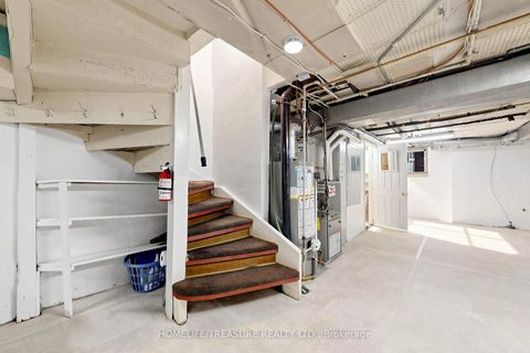 Photo 31 at 198 McCaul Street, Chinatown, Toronto