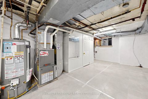 Photo 33 at 198 McCaul Street, Chinatown, Toronto