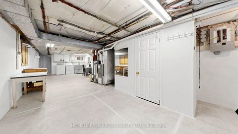 Photo 34 at 198 McCaul Street, Chinatown, Toronto