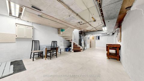 Photo 35 at 198 McCaul Street, Chinatown, Toronto