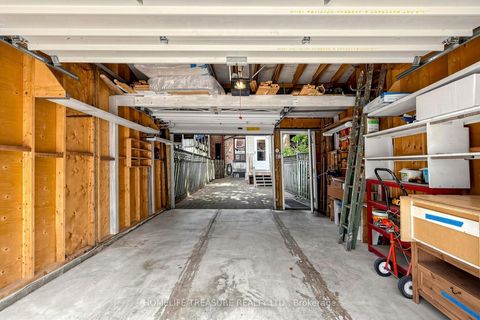 Photo 39 at 198 McCaul Street, Chinatown, Toronto