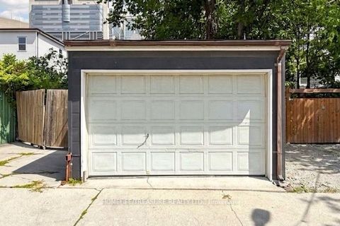 Photo 41 at 198 McCaul Street, Chinatown, Toronto