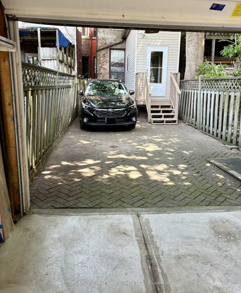 Photo 43 at 198 McCaul Street, Chinatown, Toronto