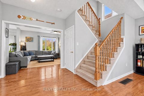 Photo 8 at 30 Sun King Crescent, Shore, Barrie