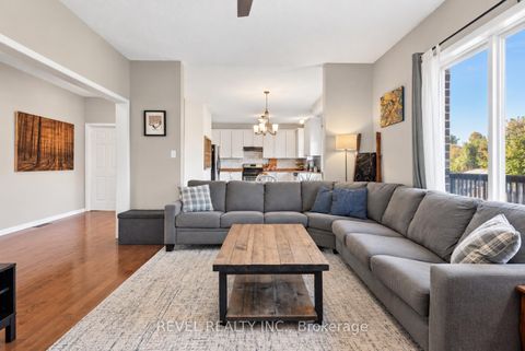 Photo 12 at 30 Sun King Crescent, Shore, Barrie