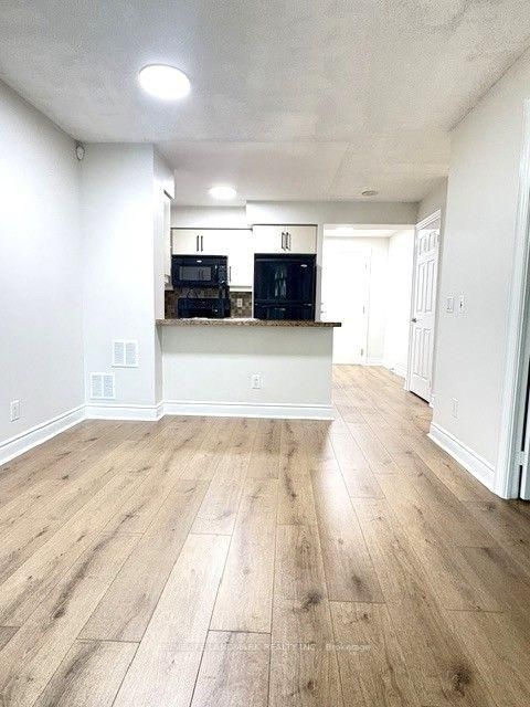 Photo 9 at 315 - 25 Greenview Avenue, Newtonbrook West, Toronto
