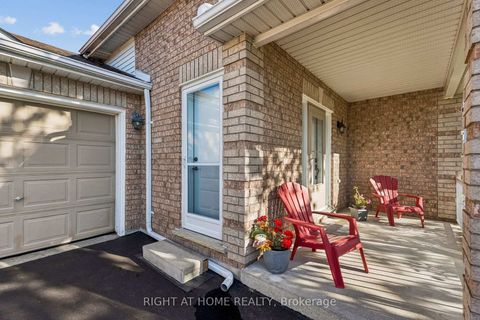Photo 3 at 12 Player Drive, East Bayfield, Barrie