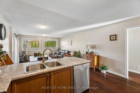 Photo 14 at 12 Player Drive, East Bayfield, Barrie