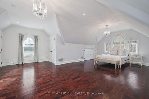 Photo 15 at 144 Brooke Street, Yorkhill, Vaughan