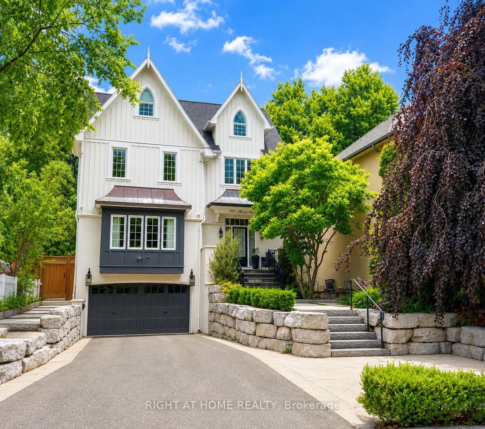 144 Brooke Street, Yorkhill, Vaughan photo number 2