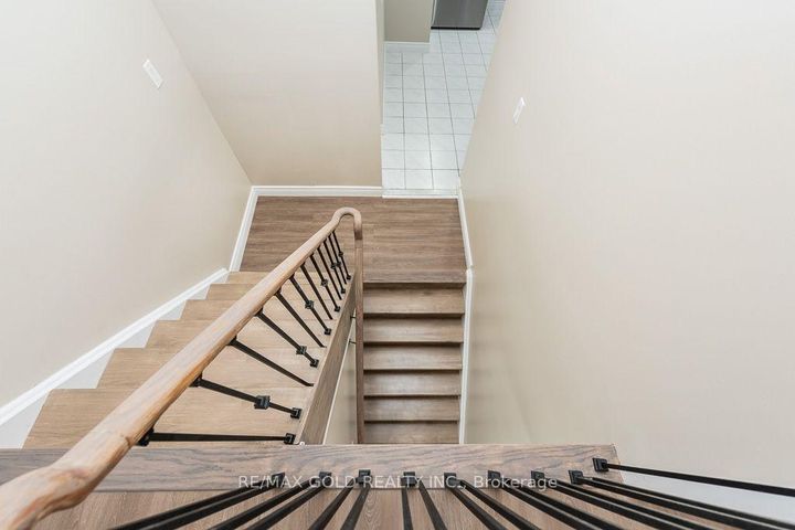 Photo 16 at 7283 Sigsbee Drive, Malton, Mississauga