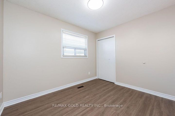 Photo 17 at 7283 Sigsbee Drive, Malton, Mississauga
